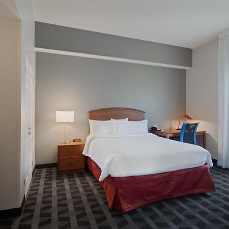 Towneplace Suites By Marriott St. Petersburg Clearwater Exterior photo