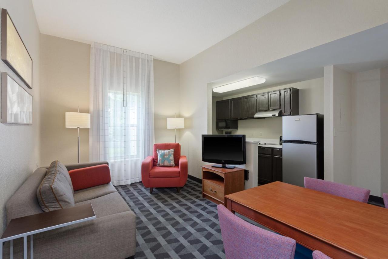 Towneplace Suites By Marriott St. Petersburg Clearwater Exterior photo