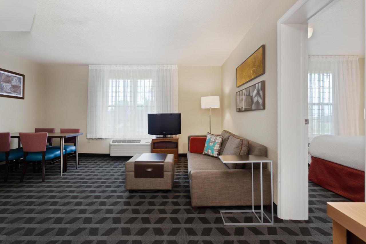 Towneplace Suites By Marriott St. Petersburg Clearwater Exterior photo